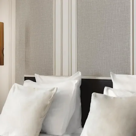 Luxury Marais Boulevard Saint Denis - Merveil