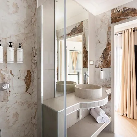 Luxury Marais Boulevard Saint Denis - Merveil